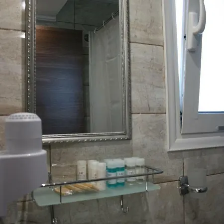 里亚酒店 酒店 *