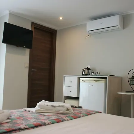 מלון Rea Paralía