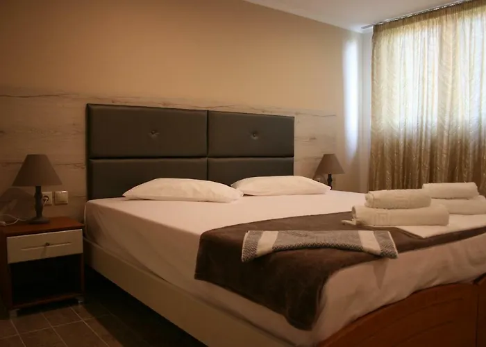 מלון Rea *