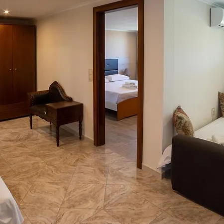 Rea Hotel *